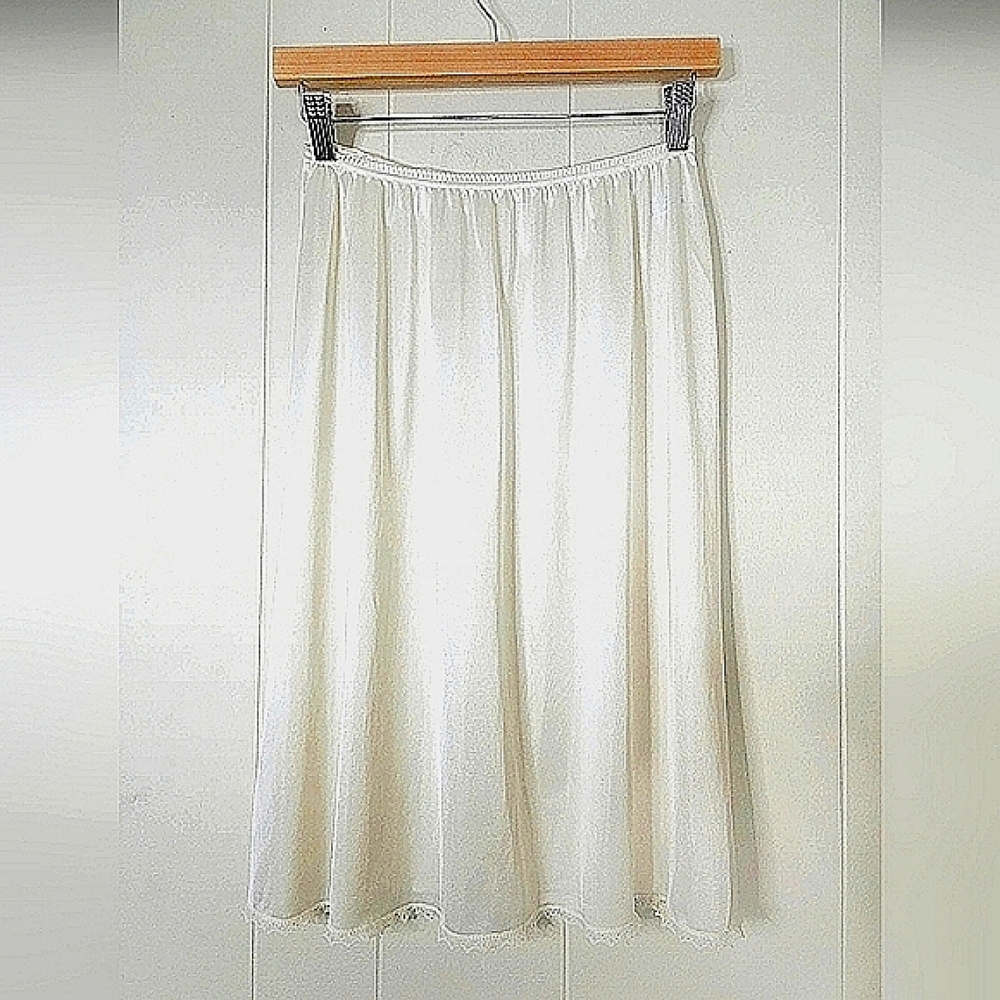 Vintage Vanity Fair White Satin Slip Skirt Medium